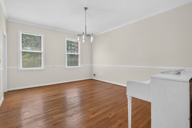 Building Photo - Beautiful home in Spring Valley