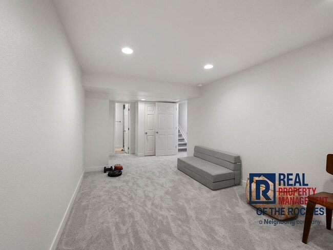 Building Photo - 3 Bed 3 Bath Updated Townhouse in Fort Collins!