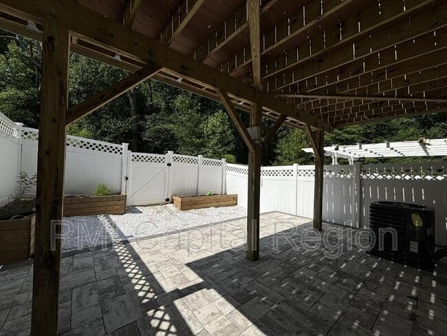 Building Photo - 1738 Whitehall Dr