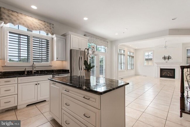 Building Photo - 8319 Quarry Manor Terrace
