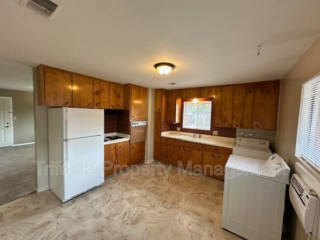 Building Photo - 1113 Alford St