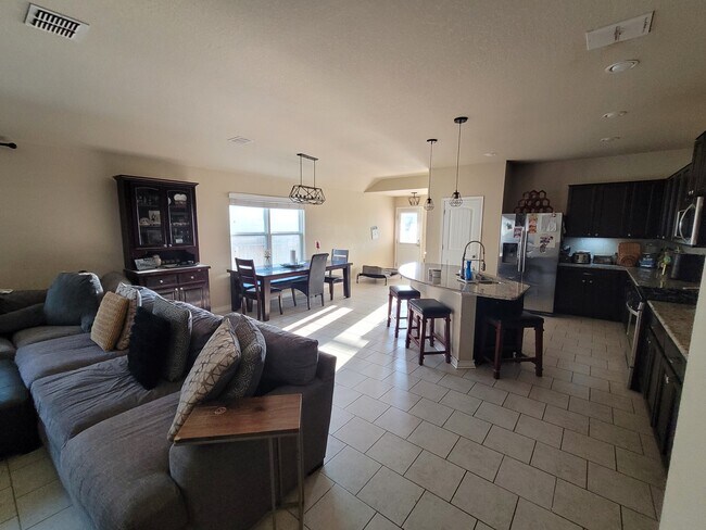 Building Photo - 8745 Ironwood Hill