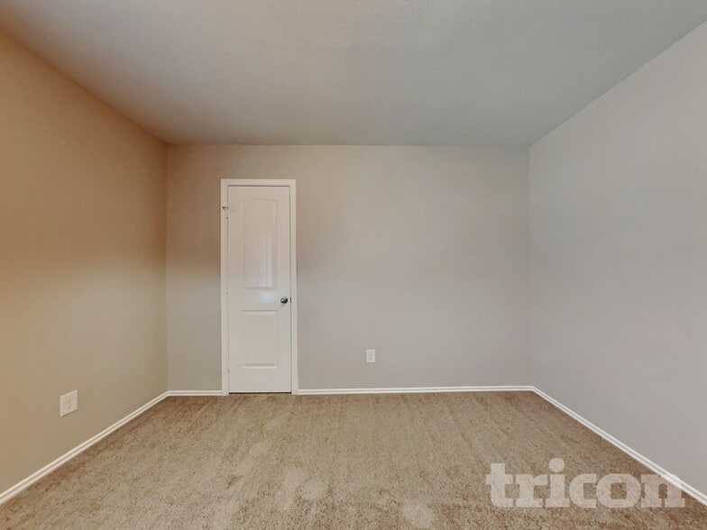 Building Photo - 17235 Hawks Landing Dr