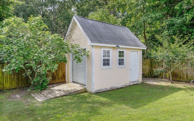 Building Photo - 3 Bedroom Ranch