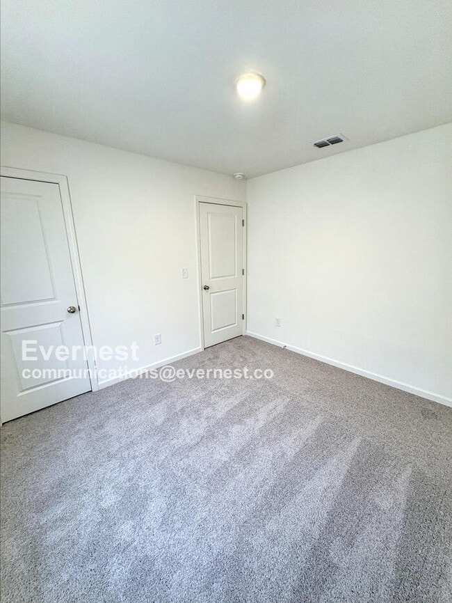 Building Photo - 137 Flowering Cherry St