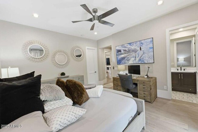 Building Photo - 10203 E Camelot Ct