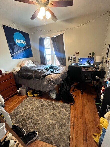 Building Photo - 731 Parker St