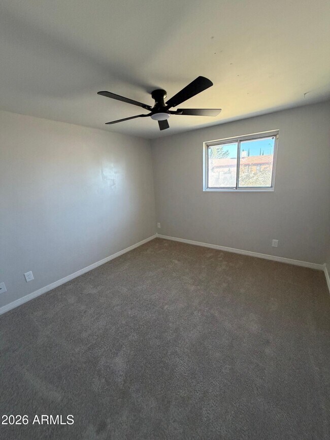 Building Photo - 2849 Dove Dr