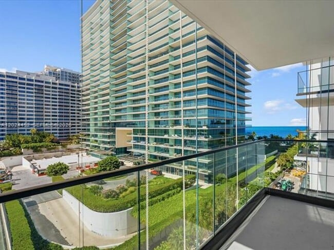 Building Photo - 10185 Collins Ave