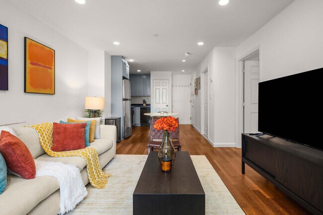 Building Photo - 15 St Marks Pl