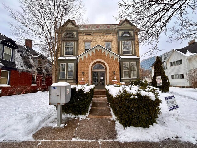 Building Photo - 317 Prospect Ave NE