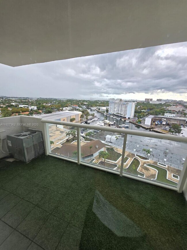 Building Photo - 13499 Biscayne Blvd