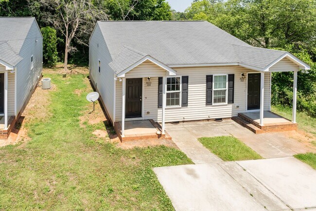Building Photo - Nice 1 bed/1 bath duplex minutes from downtown Raleigh
