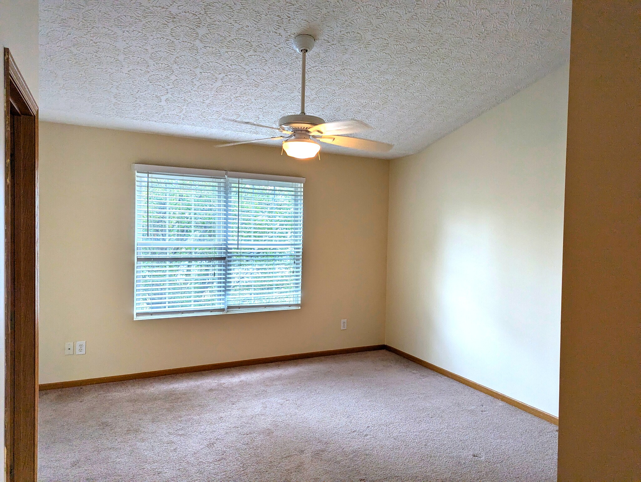 Main Bedroom - 9146 Drum Plz