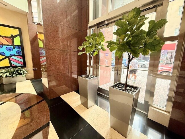 Building Photo - 253 NE 2nd St