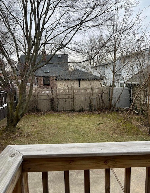 Building Photo - 161 Bancroft Ave