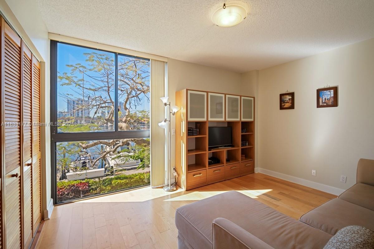 Building Photo - 3610 Yacht Club Dr