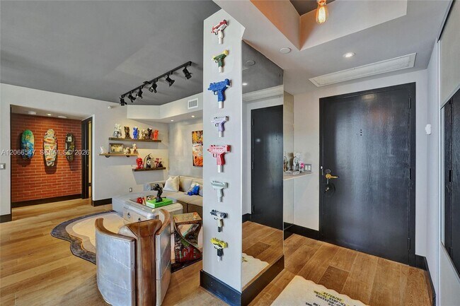 Building Photo - 3610 Yacht Club Dr