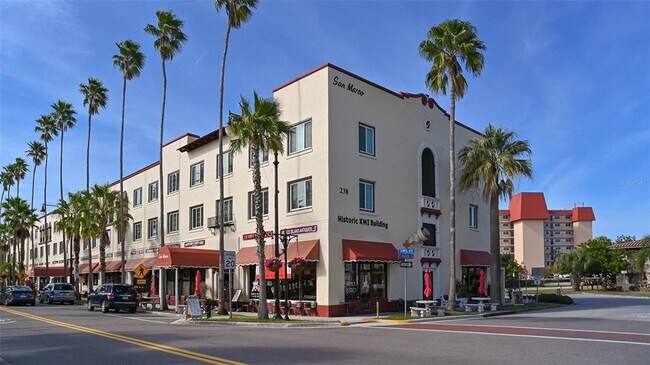 Building Photo - 210 Santa Maria St