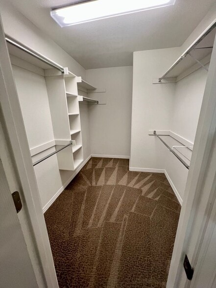 Building Photo - 6630 Leightyn Ln