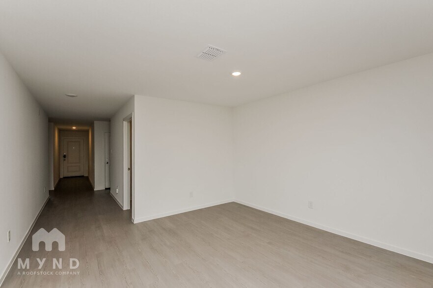 Building Photo - 2708 Mistwood Dr