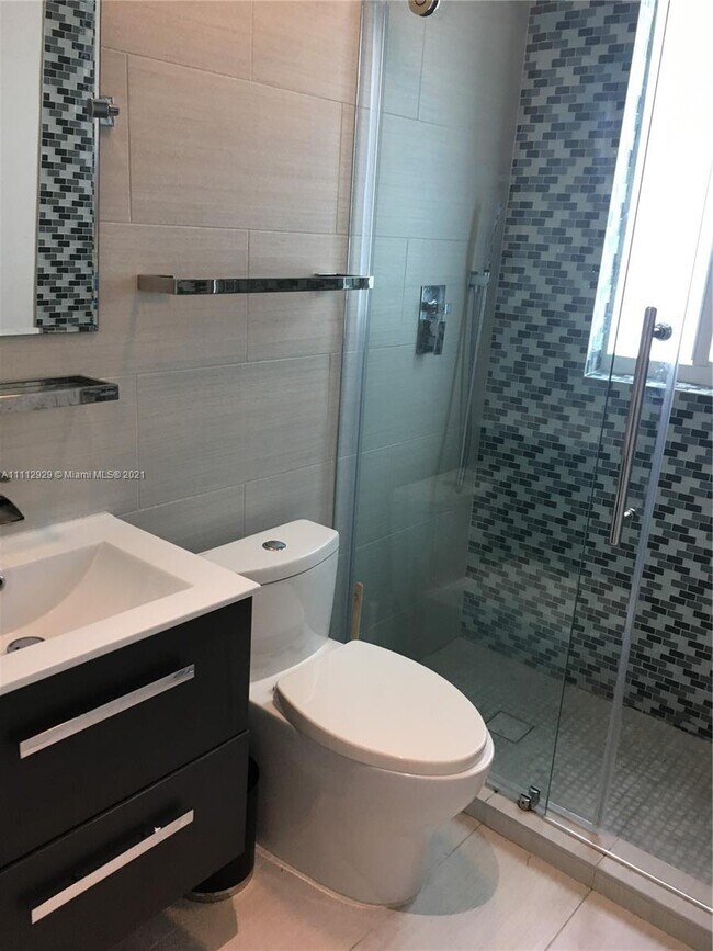 Building Photo - 645 Lenox Ave