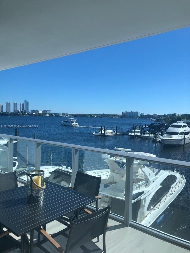 Building Photo - 17301 Biscayne Blvd