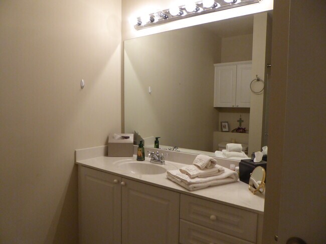 Building Photo - 3150 Woodwalk Dr SE