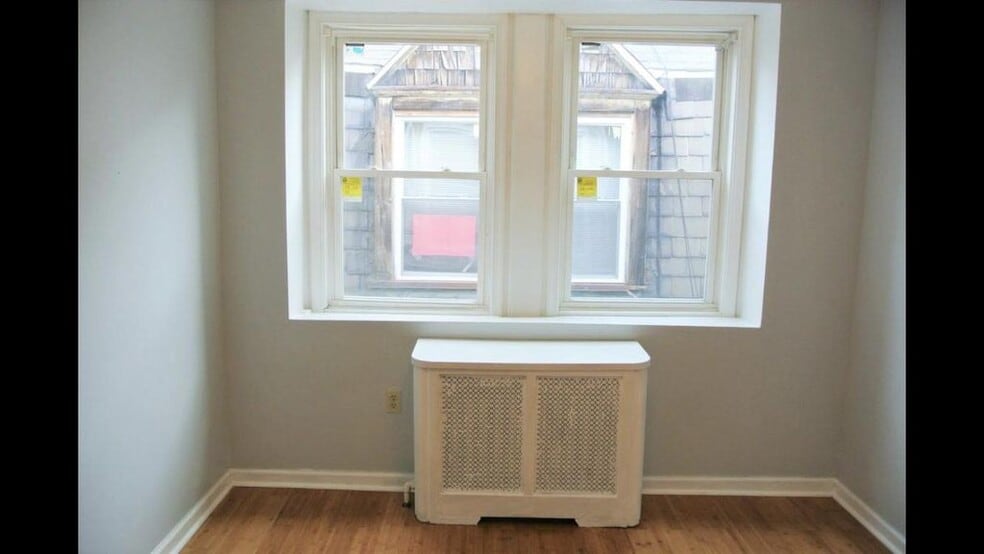 2nd bedroom - 5006 Hazel Ave