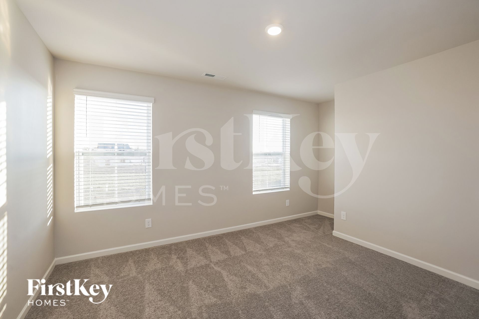 Building Photo - 877 Moray Ln