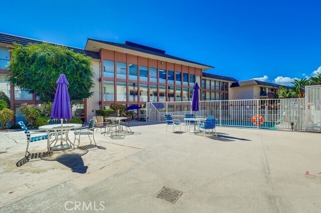 Building Photo - 5585 E Pacific Coast Hwy