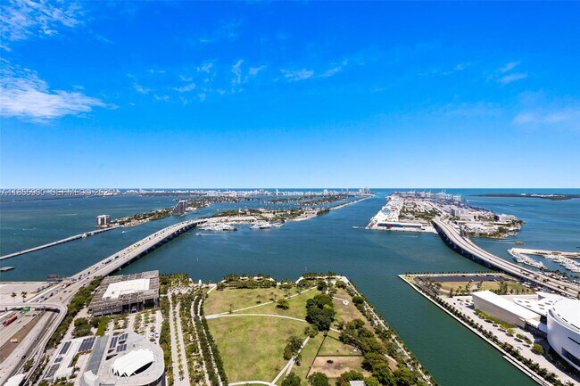 Building Photo - 1000 Biscayne Blvd