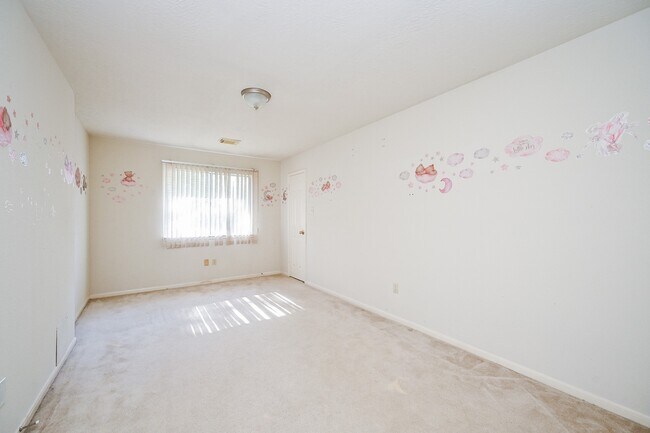 Building Photo - 9731 New Kent Dr