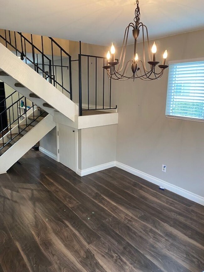 Building Photo - 7895 Rancho Fanita Dr