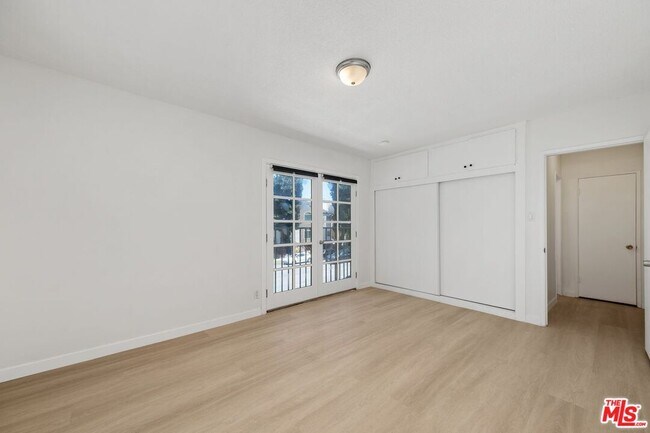 Building Photo - 2621 S Centinela Ave