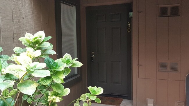 Building Photo - Lovely 1bd. Ground-Level Condo in Cotati