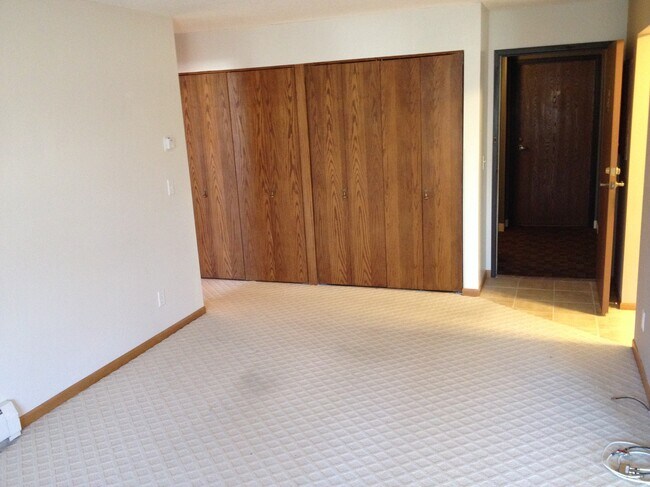 Building Photo - 7601 W 101st St