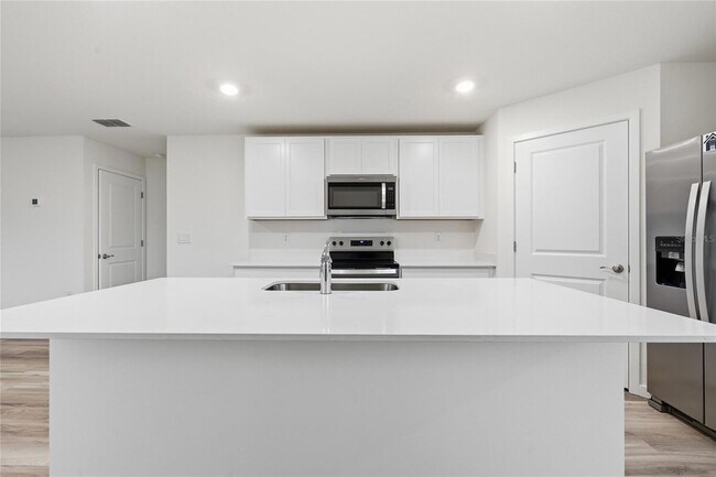 Building Photo - 3059 NE 20th Ter