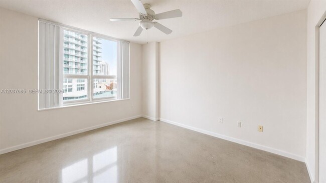 Building Photo - 2000 N Bayshore Dr