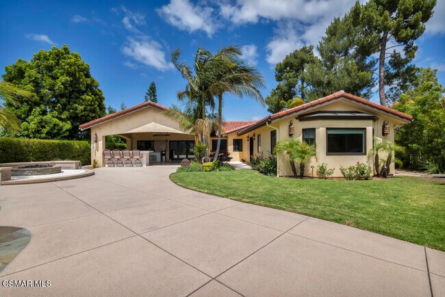 Building Photo - 2076 Hillsbury Rd