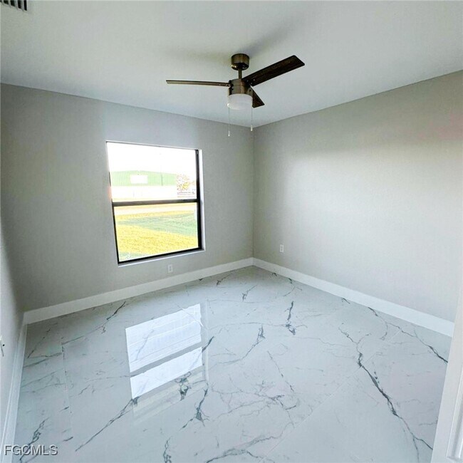 Building Photo - 1578 Gretchen Ave S