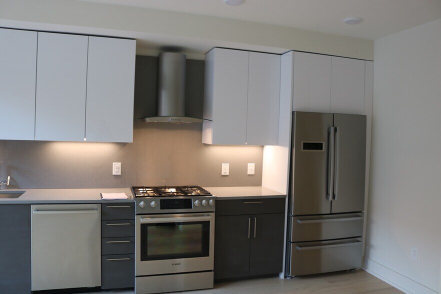 Building Photo - 205 Marin Blvd