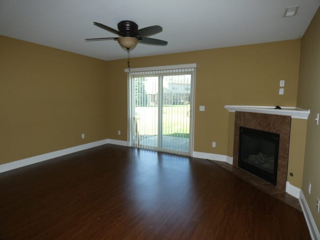 Building Photo - 627 N Edgemere Dr