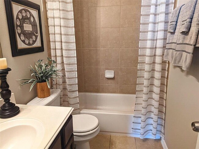 Building Photo - 10718 Wall Fern Way