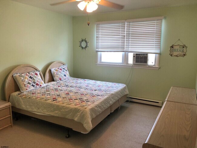 Building Photo - 21 S Monroe Ave