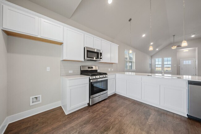 Building Photo - 217 Pinnacle Ln