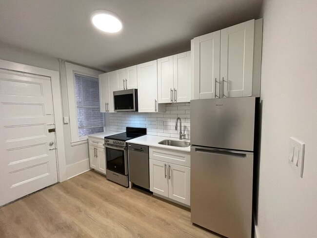 Building Photo - Incredible 3 bedroom apartment - Beacon Hill