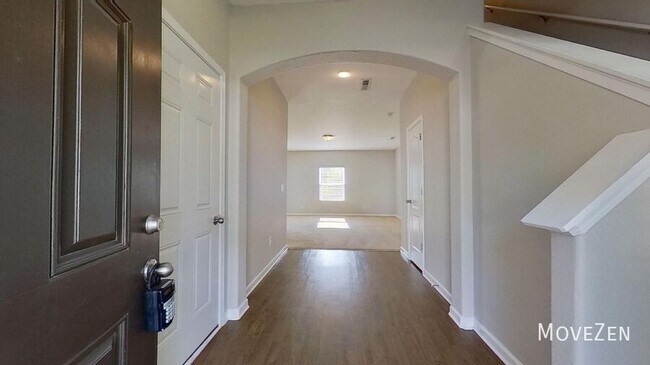 Building Photo - 2736 Yurman Rd