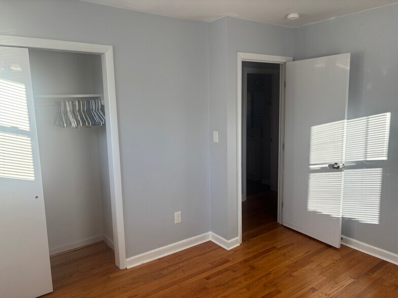 Building Photo - 839 Pyrtle Dr