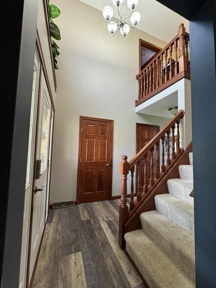 Building Photo - 4 Compass Point Ct